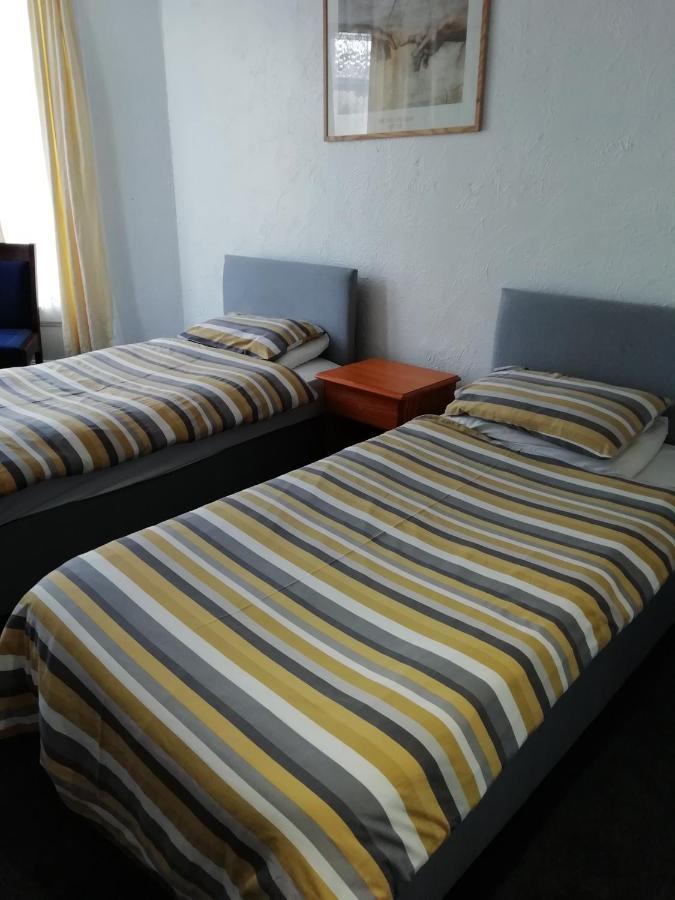 Bed & Breakfast White